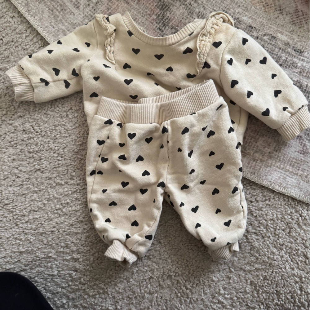 Baby girl outfits 0-3